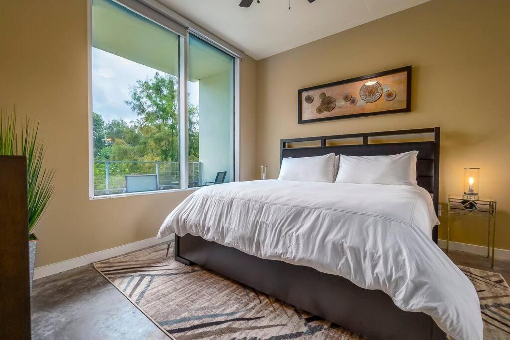 Stunning & Luxurious 2bed 2bath Open Floor Plan Apartamento