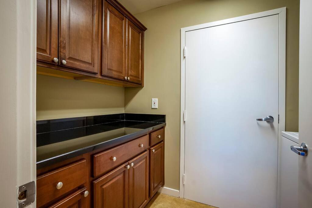 Apartamento Stunning & Luxurious 2bed 2bath Open Floor Plan *